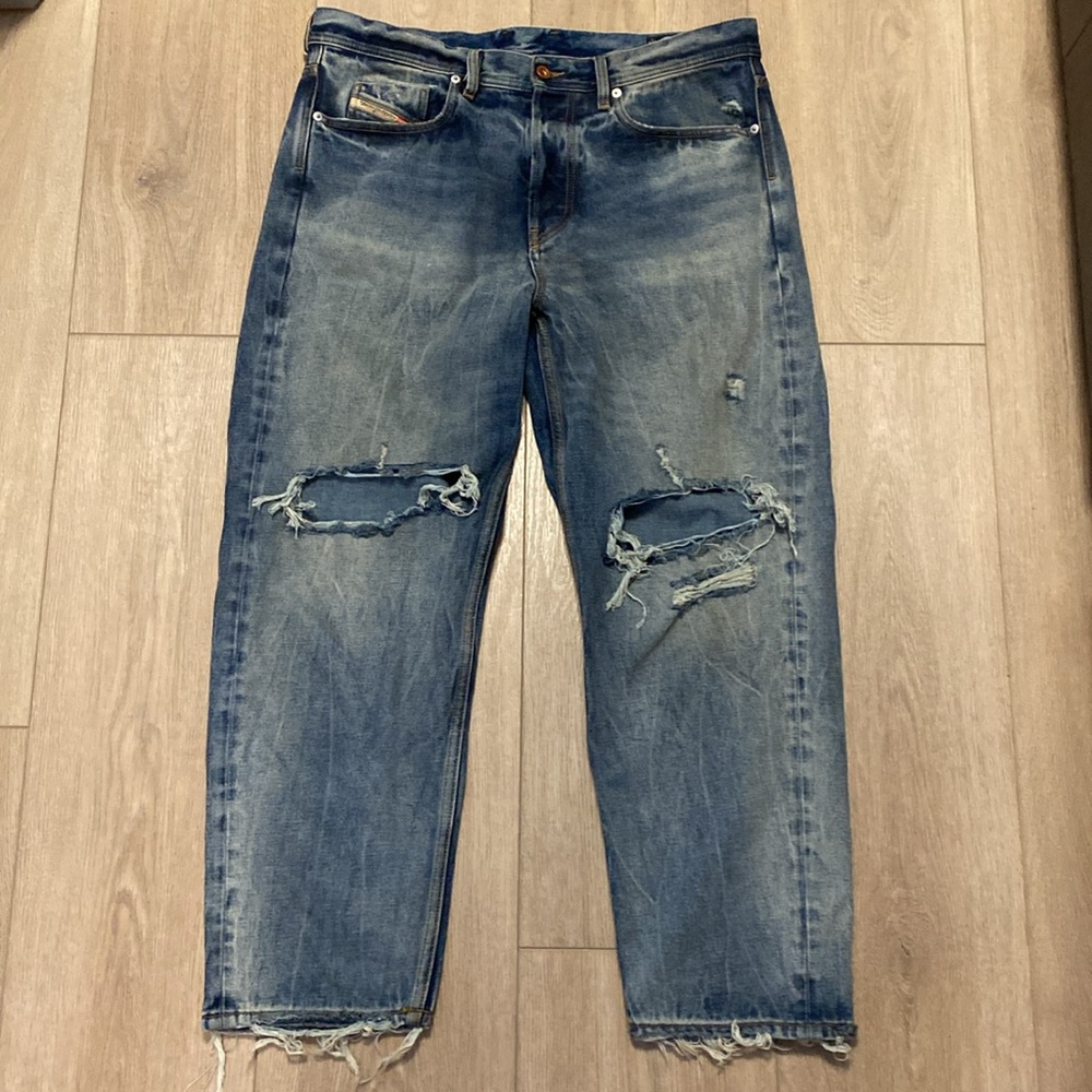 Diesel men’s size W34-L32 DAGH-XP straight distressed Blue 084ZS